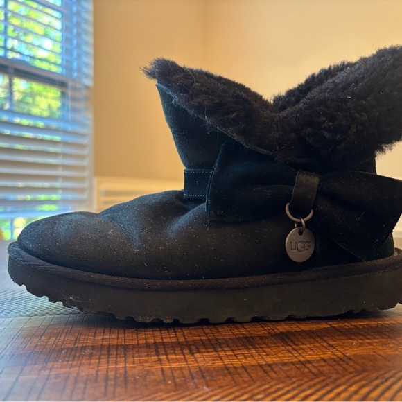 UGG Black Womens Boots - Picture 1 of 4